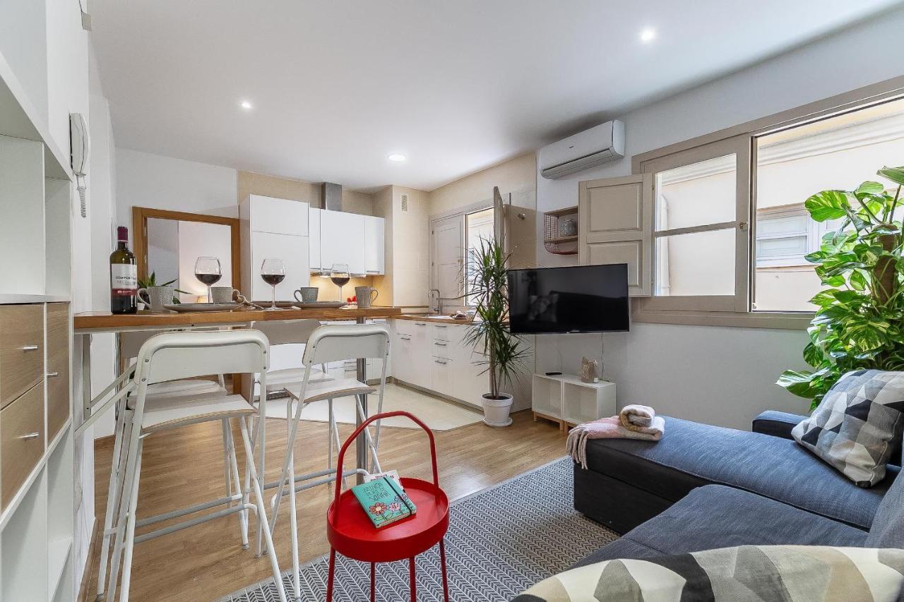 Central Malaga Apartment At Mitjana Plaza ภายนอก รูปภาพ