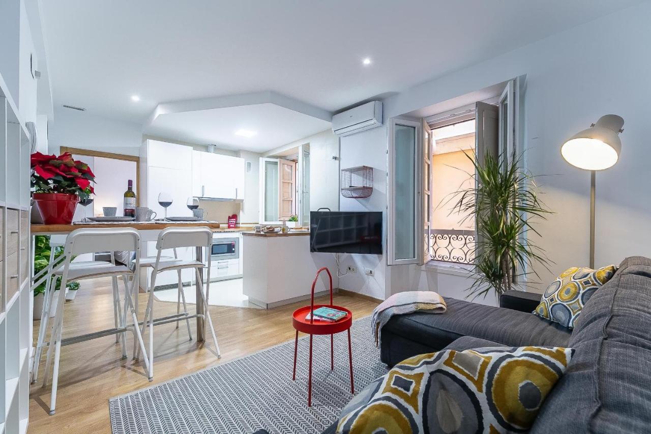 Central Malaga Apartment At Mitjana Plaza ภายนอก รูปภาพ