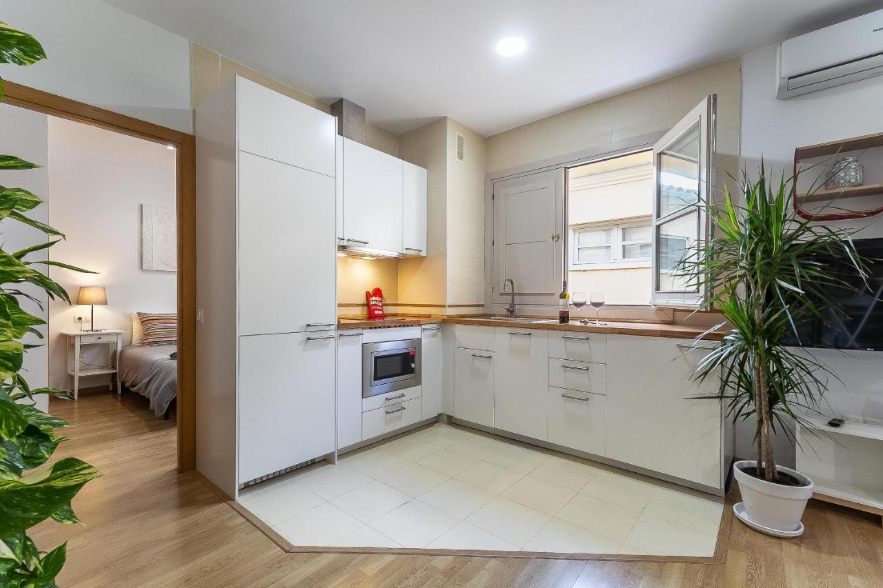 Central Malaga Apartment At Mitjana Plaza ภายนอก รูปภาพ