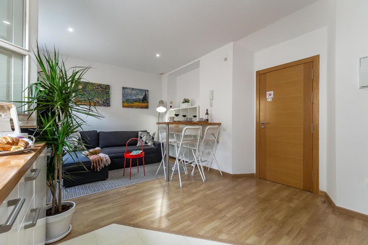 Central Malaga Apartment At Mitjana Plaza ภายนอก รูปภาพ