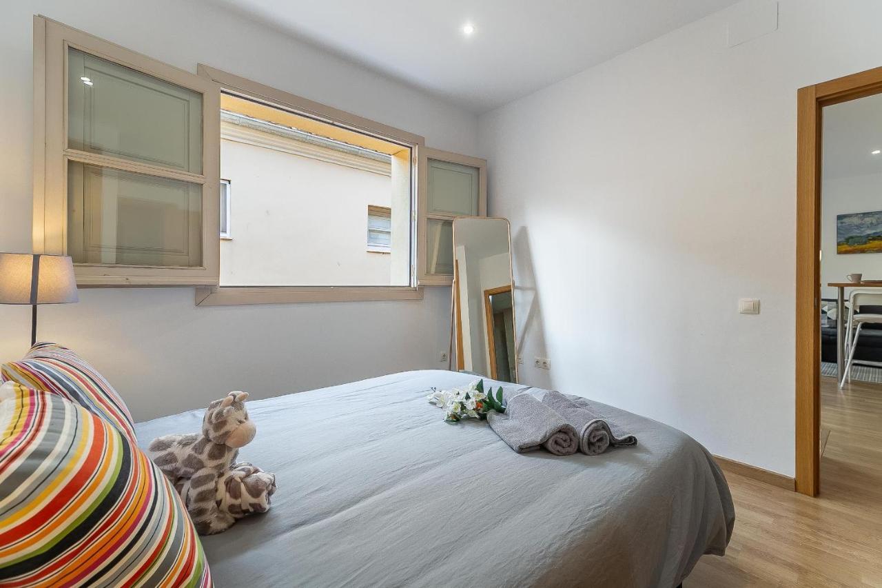 Central Malaga Apartment At Mitjana Plaza ภายนอก รูปภาพ