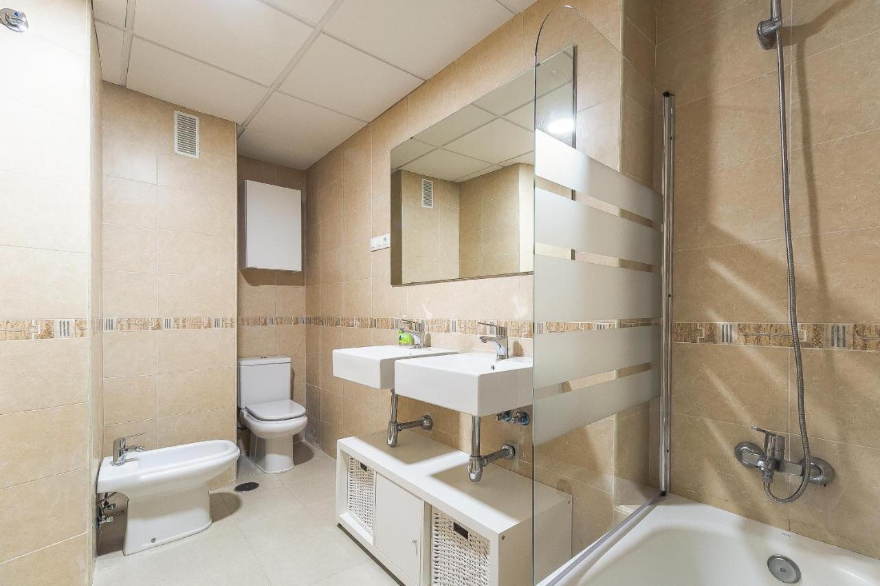Central Malaga Apartment At Mitjana Plaza ภายนอก รูปภาพ