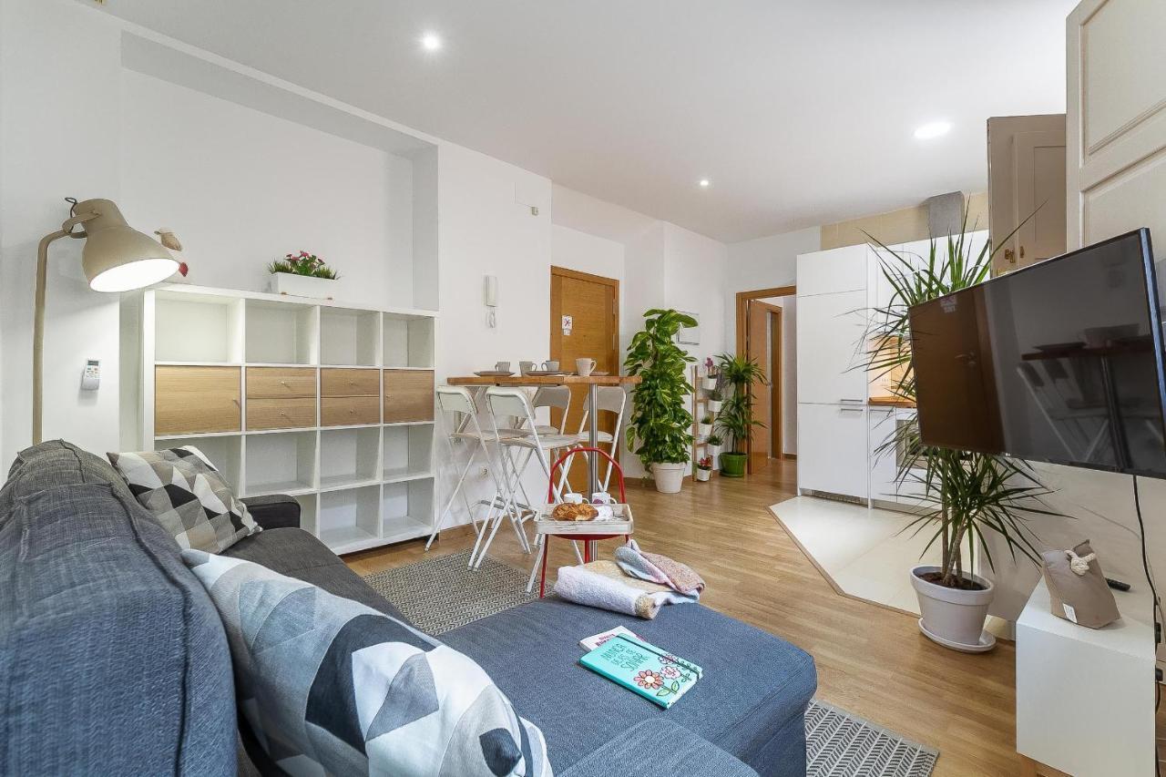 Central Malaga Apartment At Mitjana Plaza ภายนอก รูปภาพ