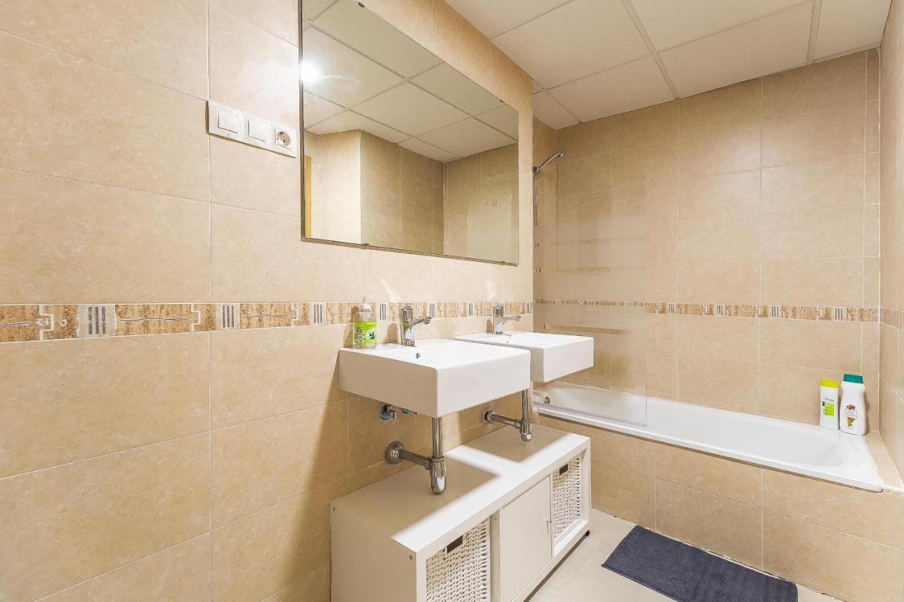 Central Malaga Apartment At Mitjana Plaza ภายนอก รูปภาพ