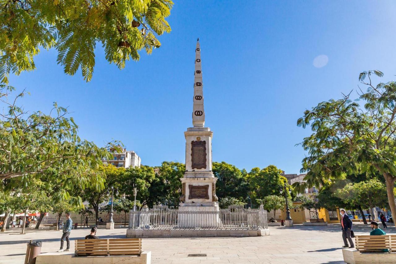 Central Malaga Apartment At Mitjana Plaza ภายนอก รูปภาพ